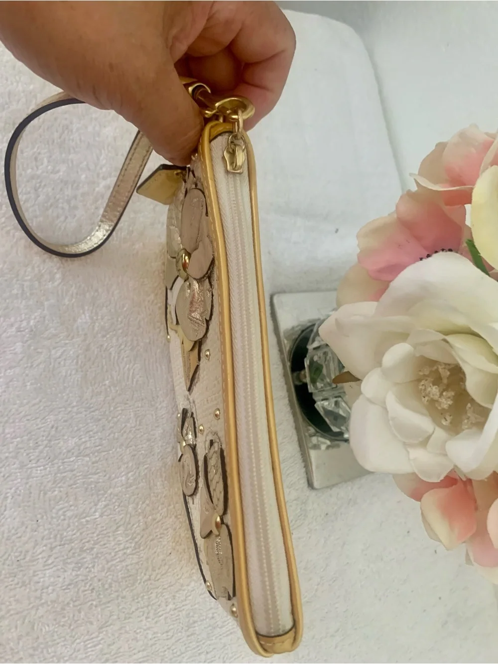 RARE Coach Raffia Floral Appliqué  Wristlet - Cream and Gold “LIMITED EDITION”